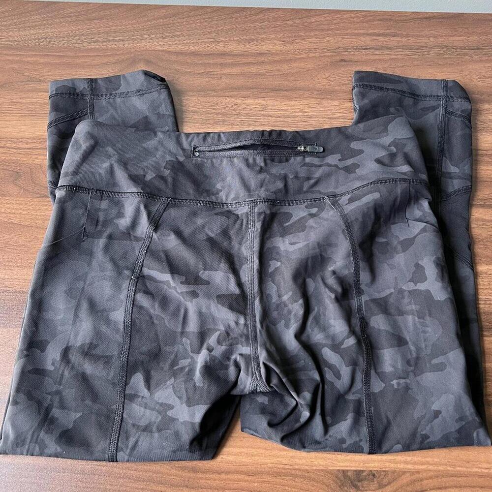 Lululemon Womens Legging Size‎ 8Pace Rival Crop in Incognito Camo Multi - Picture 2 of 9